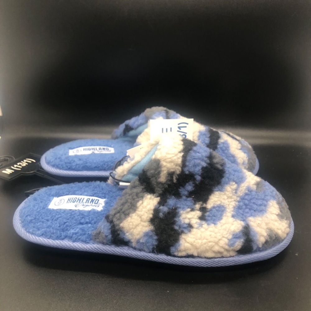 Kids Blue Camo Faux Fur Slippers Size 13/1